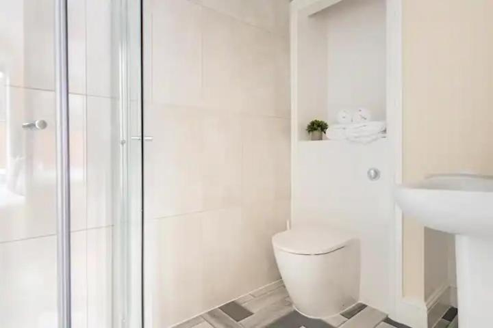 Nice 2 Bedroom House In Stowmarket Eksteriør bilde